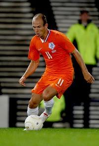 Van Marwijk to let Robben decide