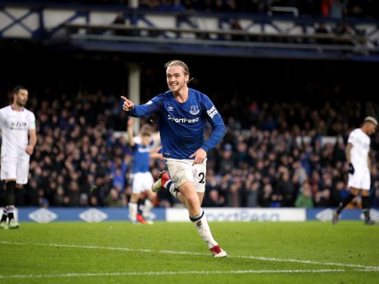Everton cruise to much-needed win as Palace remain in trouble