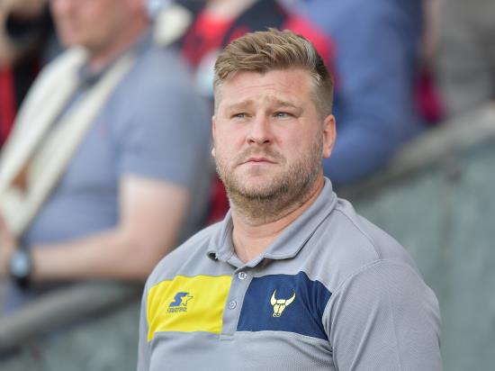Robinson thanks Oxford fans after they climb off foot of the table