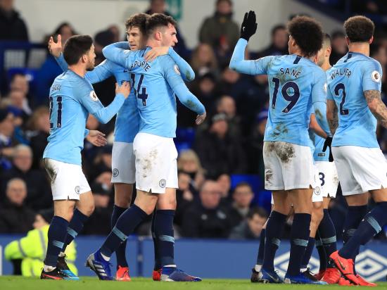 Manchester City go back top after beating Everton
