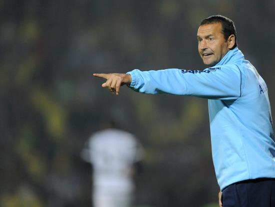 Colin Calderwood hoping for strong squad as Cambridge host Newport