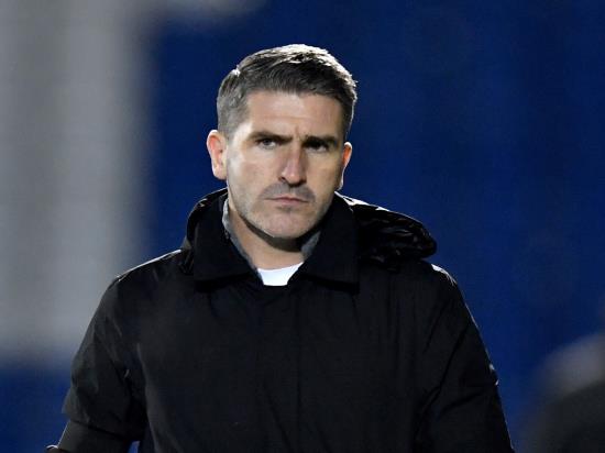 Plymouth boss Lowe rues lapses as Oldham snatch point