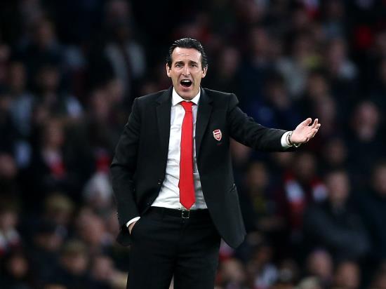 Unai Emery calls for calm as Arsenal head into break on back of Leicester defeat