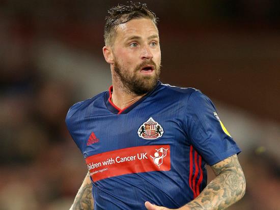 Maguire’s late penalty earns Sunderland draw against Fleetwood