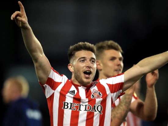 Gooch stunner lifts Sunderland into play-off places