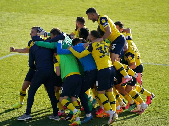 Oxford edge past Portsmouth on penalties to book play-off final spot