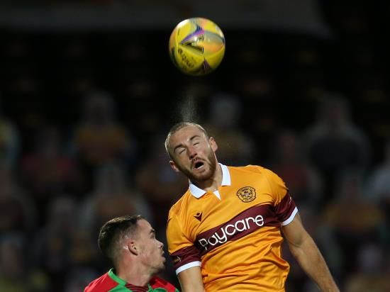 Motherwell hang on for victory after Allan Campbell’s early strike
