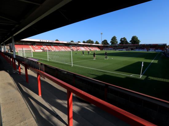 Mansfield hold high-flying Cheltenham to goalless stalemate