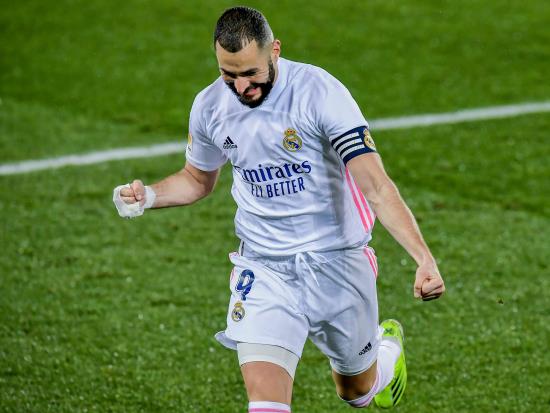 Karim Benzema scores twice as Real Madrid stop the rot with 4-1 win at Alaves