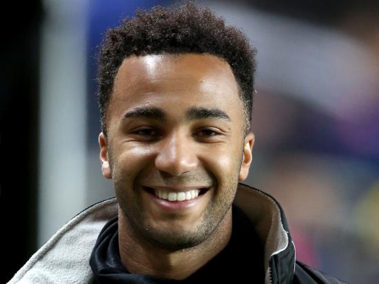 Debut Nicky Maynard goal earns 10-man Newport victory over Grimsby
