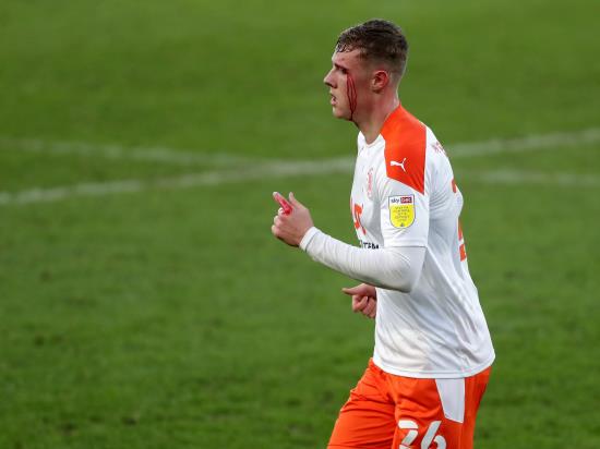 Stephen Walker strikes late to earn Crewe point at Blackpool