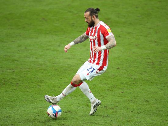 Michael O’Neill hoping to have Steven Fletcher available as Stoke host Swansea