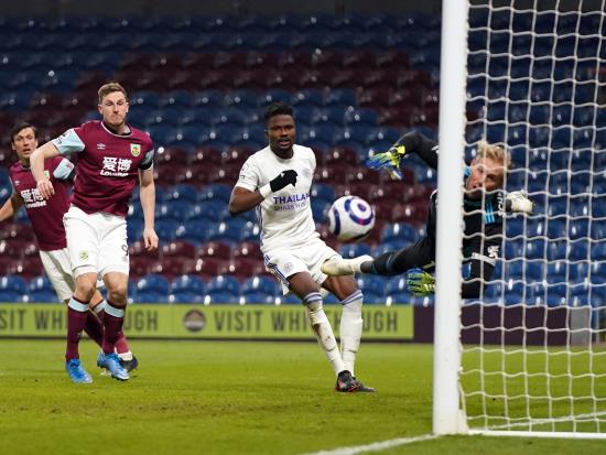 Kasper Schmeichel rescues Leicester with vital saves in draw at Burnley
