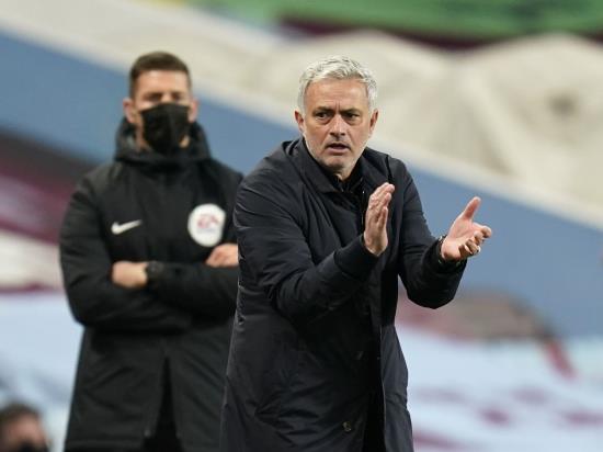 Jose Mourinho feels Tottenham dressing room divided by ‘selfish’ players