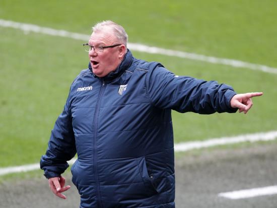 Steve Evans leads Gillingham to win then tips Peterborough to clinch promotion