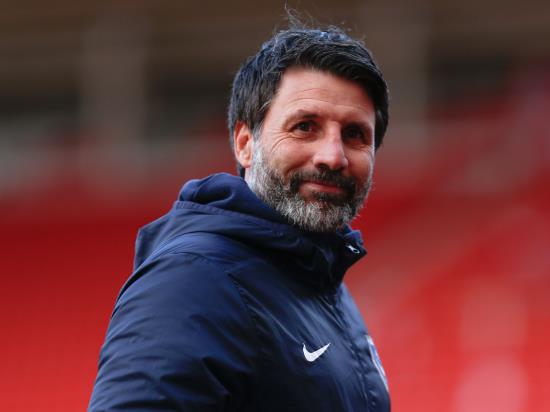 Danny Cowley hails ‘heroic performance’ from 10-man Portsmouth