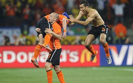 Holland not worried about 'beautiful' football