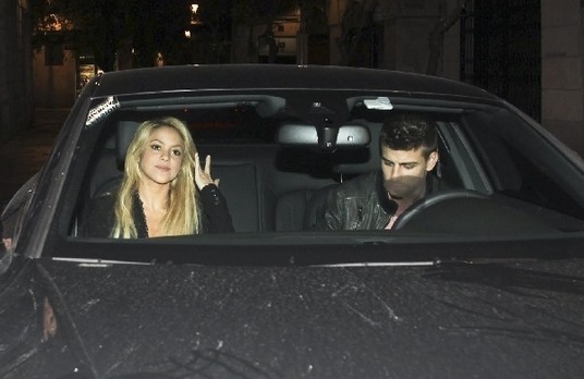 Shakira and Gerard Pique Photographed in Barcelona Airport