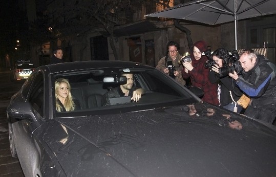 Shakira and Gerard Pique Photographed in Barcelona Airport