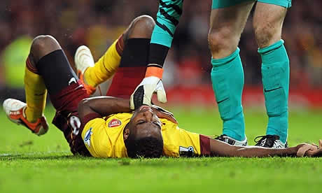 Johan Djourou out for season as Arsenal defensive crisis worsens