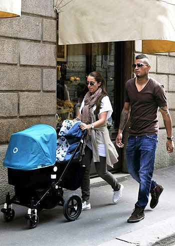 Ac Milan Player - Kevin Prince Boateng Had A Walk With His Family - 7m 