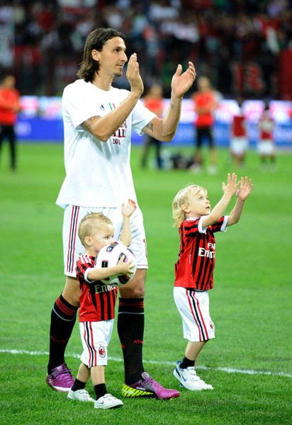 AC Milan celebrates 18th league title triumph with win