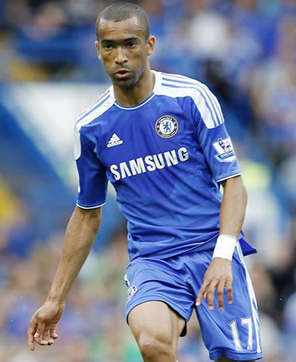 Jose Mourinho eyes Chelsea’s Bosingwa for Real Madrid move