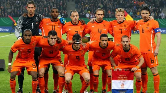 Holland to consider 35 men for Euros