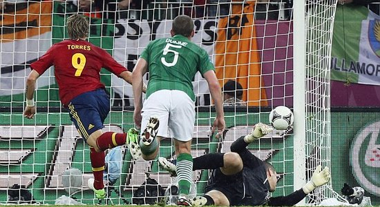 Ireland 0 Spain 4: Trap's men sent packing by Torres as striker rediscovers goal touch