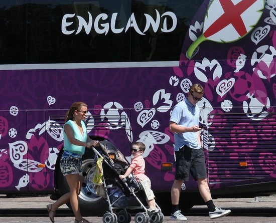 Rooney went out with his wife & son, they enjoyed their family day