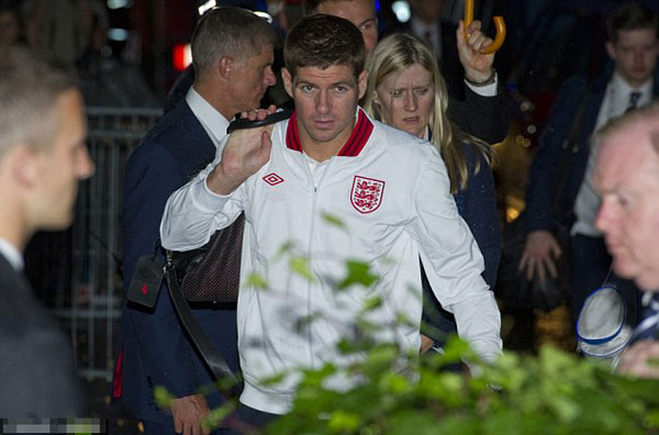 Gerrard vows to continue as captain of England after Three Lions fly home