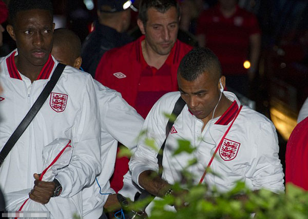 Gerrard vows to continue as captain of England after Three Lions fly home