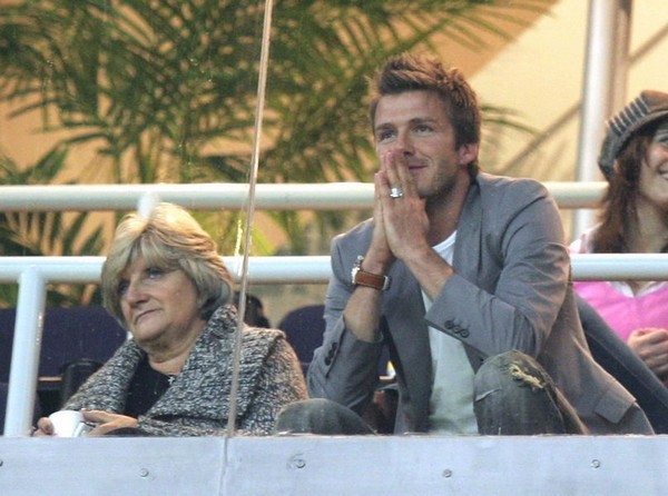 Mother-son bonding in world football