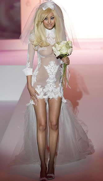 Ex-hooker Zahia Dehar hits Paris catwalk‎