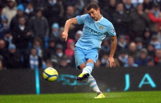 AC Milan move for Man City defender
