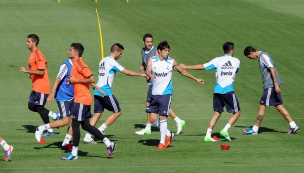 Real Madrid goes into training