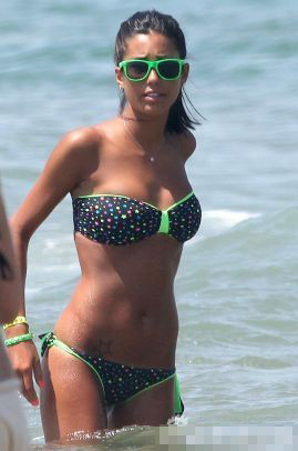 Alessandro Matri's girlfriend goes to the seaside for a holiday