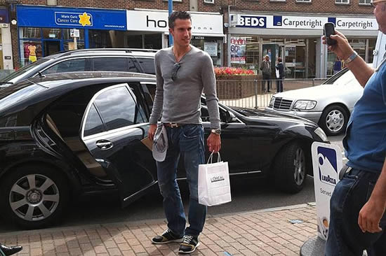 RVP’d off! Mo misery at Robin transfer