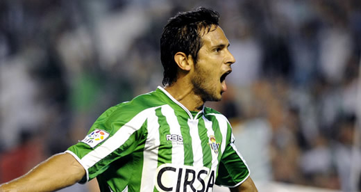 Santa Cruz returns to Spain - Striker makes season-long move to Malaga