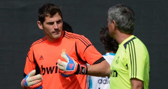 Real Madrid goalkeeper Iker Casillas has described Jose Mourinho as 'magical'