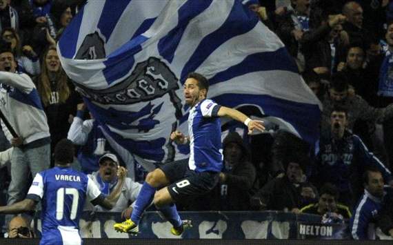 Porto 1-0 Malaga: Moutinho the difference for Portuguese giants