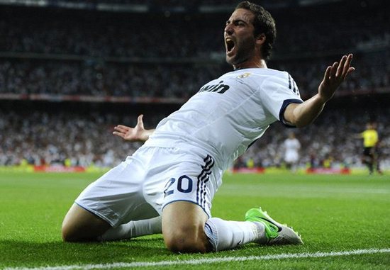 Why Napoli new-boy Higuain is the striker Arsenal should have signed