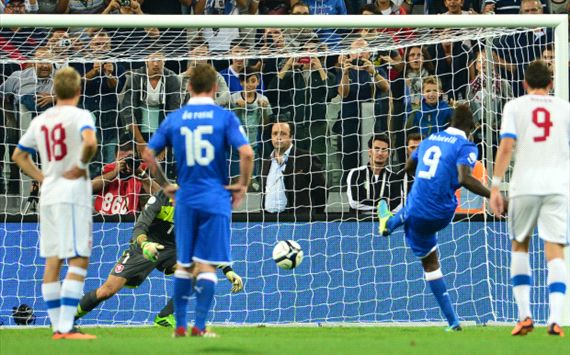 Italy 2-1 Czech Republic: Balotelli fires Azzurri to World Cup