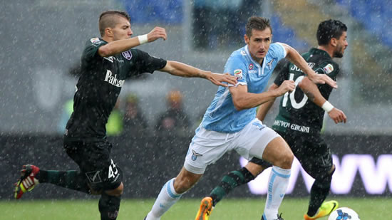 Lazio appease fans with dominant Chievo win