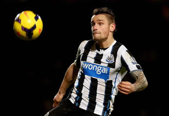 Pardew: Debuchy not looking to leave Newcastle