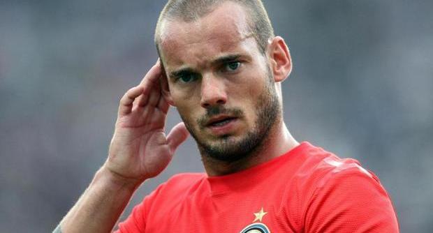 Sneijder: I would consider Van Gaal’s offer to join Manchester United