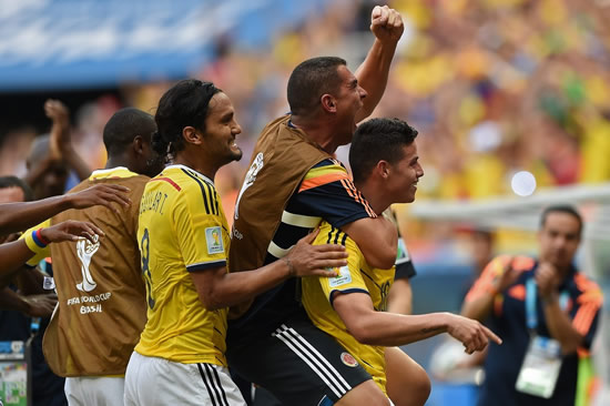Colombia 2 : 1 Cote d'Ivoire - Colombia edge closer to knockouts