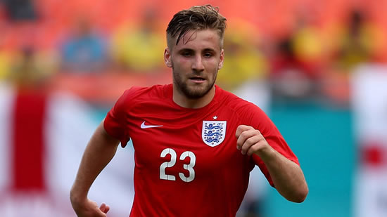 Shaw completes Manchester United move