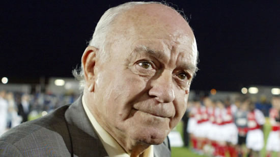 Alfredo Di Stefano dies in Madrid at the age of 88