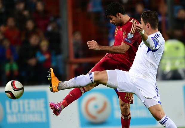 Luxembourg 0-4 Spain: Costa opens international account